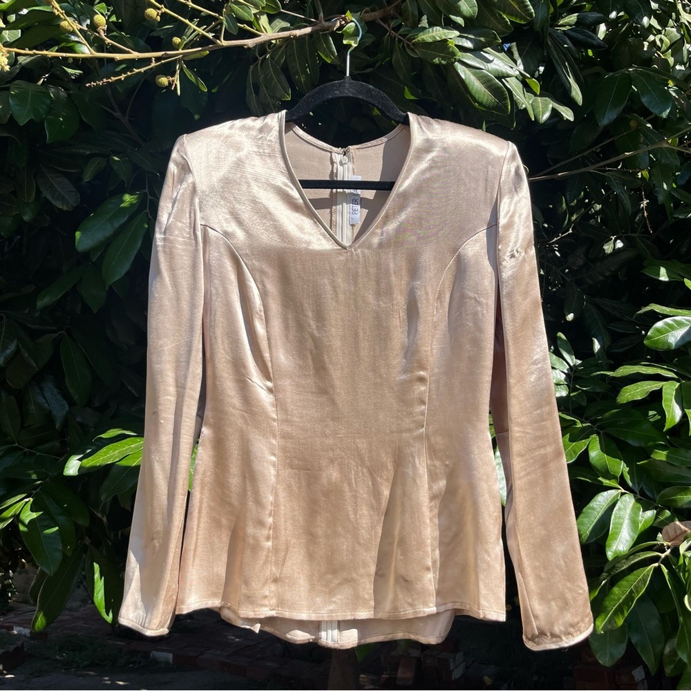 PETER‎ LAI vintage champagne satin padded strong shoulder vneck long sleeve top